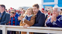 «Звон рождественских колоколов (2018)» — обои к фильму #7