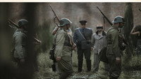 «Между страданием и верой (2019)» — обои к фильму #4