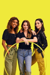 Постер сериала «Chicken Girls (2017)» — (3 из 9)