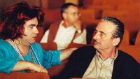 «Киска с двумя головами (2002)» — обои к фильму #1