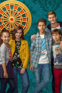 Постер сериала «Хантер Стрит (2017-2021)» — (12 из 27)