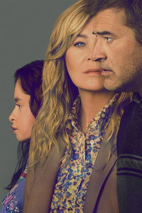 Постер сериала «Хорошая американская семья (2025)» — (6 из 21)