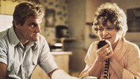 «Обращаться с осторожностью (1977)» — обои к фильму #1