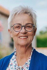 Magda van der Linde (75)
