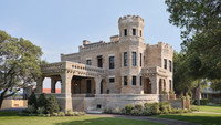 «Fixer Upper: The Castle (2022)» — обои к сериалу #3