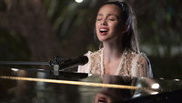«High School Musical: The Musical: The Holiday Special (2020)» — обои к фильму #8