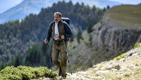 «По блуждающим тропам (2023)» — обои к фильму #10