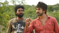 Обои к фильму «Maragadha Naanayam (2017)» — (11 из 19)