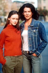 Постер сериала «Девочки Гилмор (2000-2007)» — (42 из 89)