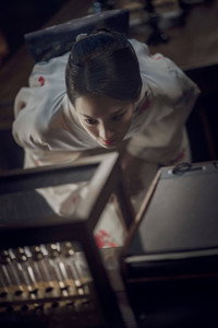 Постер сериала «Кёнсонское существо (2023-2024)» — (4 из 32)