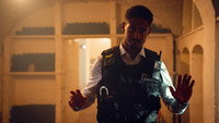 Обои к сериалу «Убегай! (2026)» — (19 из 35)