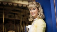 «Olivia: Hopelessly Devoted to You (2018)» — обои к сериалу #2