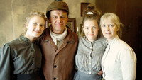 «Повернув время вспять. Семья (2012)» — обои к сериалу #1