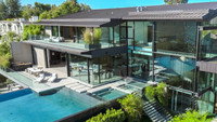 «Buying Beverly Hills (2022-2024)» — обои к сериалу #4