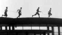 «À l'assaut de la Tour Eiffel (1947)» — обои к фильму #8