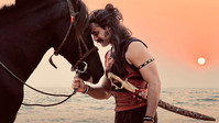 «അജയന്റെ രണ്ടാം മോഷണം (2022)» — обои к фильму #7