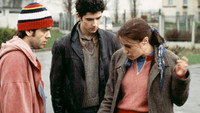«В нормальных людях нет ничего исключительного (1993)» — обои к фильму #1