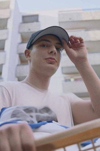 Постер фильма «Masel Tov Cocktail (2020)» — (1 из 2)
