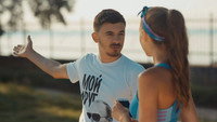 «Любовный треугольник (2019)» — обои к фильму #1