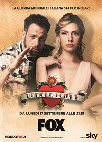 Постер сериала «Romolo + Giuly: la guerra mondiale italiana (2018-2019)» — (2 из 3)