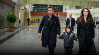 Обои к сериалу «Далёкий город (2024)» — (23 из 41)
