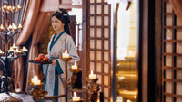 Обои к сериалу «Узник красоты (2025)» — (19 из 48)