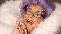 «An Audience with Dame Edna Everage (1980)» — обои к фильму #1