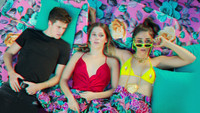 «Элита. Короткие истории. Гусман, Каэ, Ребека (2021)» — обои к сериалу #1