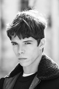 Phénix Brossard as Noah in Benjamin