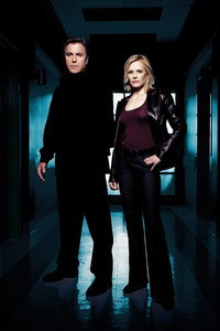 Постер сериала «C.S.I. Место преступления (2000-2015)» — (52 из 177)