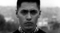 «Тысячи мирных облаков окружают небо, любовь, ты не можешь остановить любовь… (2003)» — обои к фильму #2