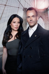 Постер сериала «Элементарно (2012 - 2019)» — (37 из 161)