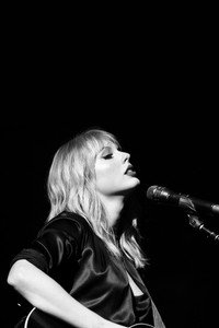 Постер фильма «Taylor Swift: City of Lover Concert (2020)» — (5 из 15)