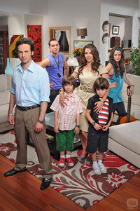 Постер сериала «Неожиданные Гомесы (2009-2010)» — (1 из 1)