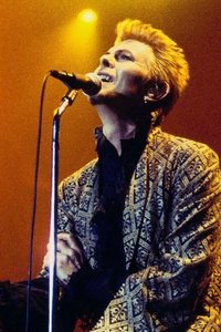 Imagem do Filme David Bowie: An Earthling at 50