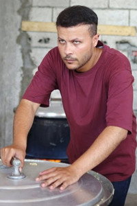 The Man Who Feeds Gaza's Children (2024) poster