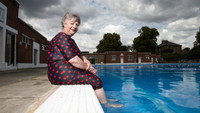 «Jo Brand's Big Splash (2011)» — обои к сериалу #1