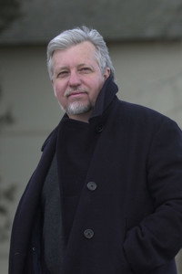Dan Simmons