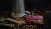 Обои к фильму «Девушка в золотых трусиках (1980)» — (14 из 18)