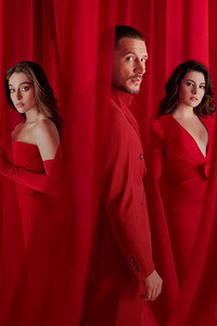 Постер сериала «Спрячь меня (2023-2024)» — (1 из 7)