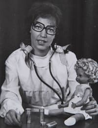 Frau Puppendoktor Pille (1959)