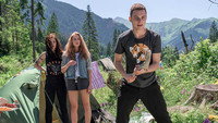 Обои к фильму «Шуба из медведя (2019)» — (14 из 23)