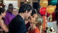 «Hearts of Christmas (2016)» — обои к фильму #5