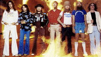 «Выжившие: Подлинная история крушения самолёта группы Lynyrd Skynyrd (2020)» — обои к фильму #1
