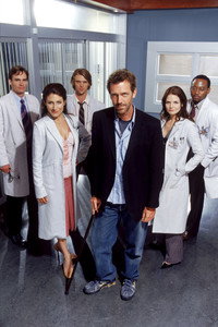 Постер сериала «Доктор Хаус (2004-2012)» — (54 из 347)