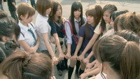 «DOCUMENTARY of AKB48 Show must go on 少女たちは傷つきながら、夢を見る (2012)» — обои к фильму #1
