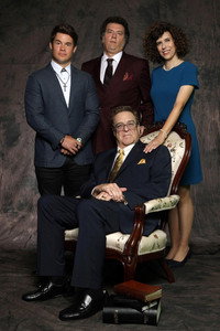 Постер сериала «Праведные Джемстоуны (2019-2025)» — (6 из 33)