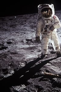 Постер к фильму Теория заговора: Высаживались ли мы на Луну? (2001)