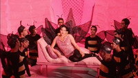 «Three Examples of Myself as Queen (1994)» — обои к фильму #1