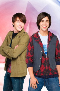 Постер сериала «Дрейк и Джош (2004-2007)» — (29 из 62)